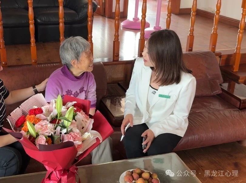 “心灵陪伴话心语”做建国前离休老干部的心灵陪伴者